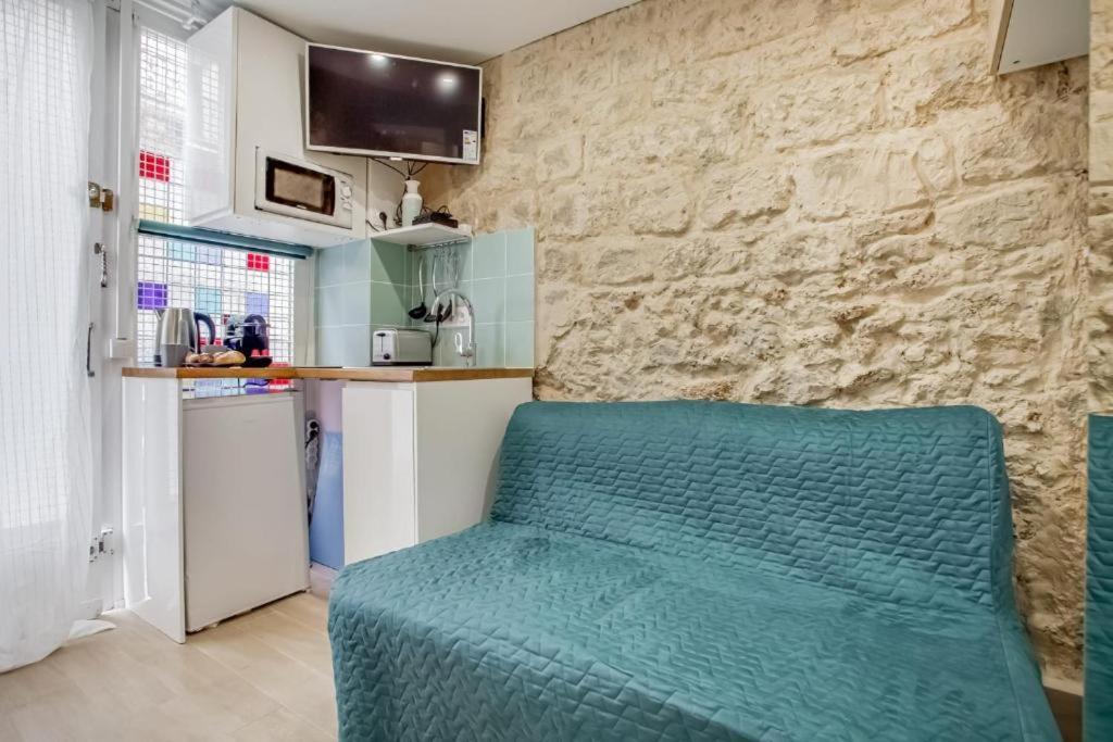 Tiny Boutique In 11 * Parigi